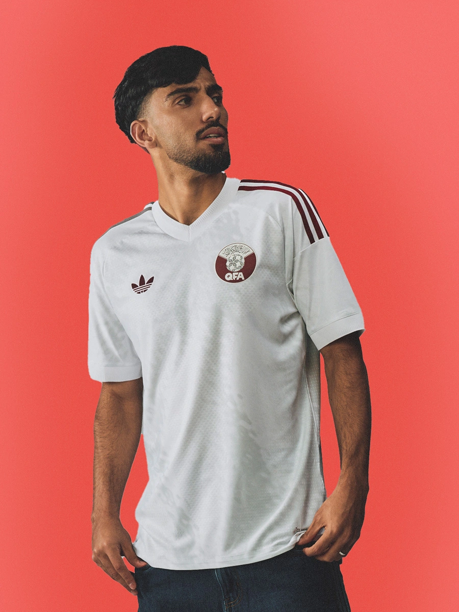 Camiseta de visitante de la selección nacional de Qatar (1) Replica 2026 FIFA World Cup Camiseta de visitante de la selección nacional de Qatar - Image 1